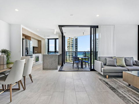 Vue Broadbeach Private 2 Bed Ocean View - St Kilda Accommodation 1