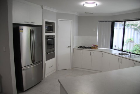 Warnbro Beach Family Accommodation - St Kilda Accommodation 1