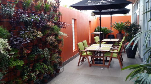 Warners Bay Hotel - St Kilda Accommodation 1