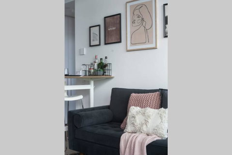 Waterfront Apt On Mel Collins Street#3 - St Kilda Accommodation 1