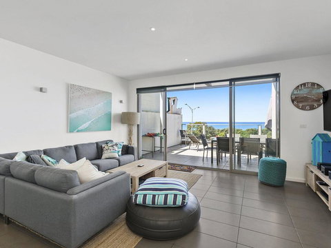 WATERFRONT SEVEN - In The Heart Of Lorne - St Kilda Accommodation 0