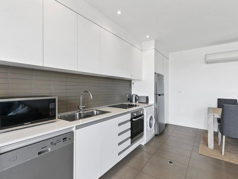 WATERFRONT SEVEN - In The Heart Of Lorne - St Kilda Accommodation 1