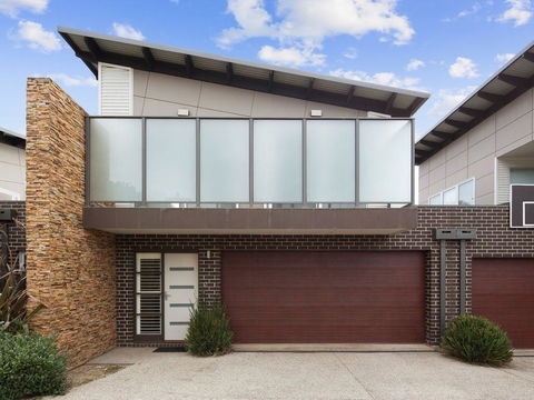 Central To Cowes - St Kilda Accommodation 0
