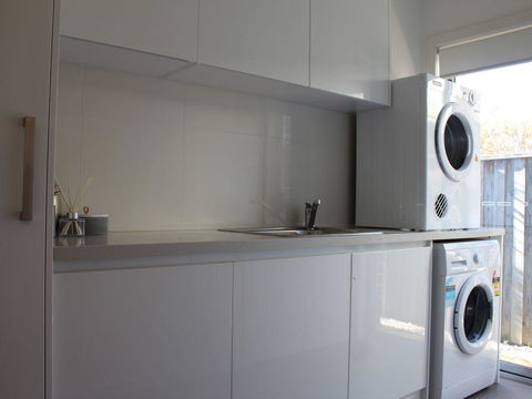 Central To Cowes - St Kilda Accommodation 10