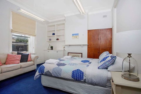 Plummers Mill - Central Townhouse - St Kilda Accommodation 8