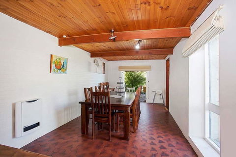 Plummers Mill - Central Townhouse - St Kilda Accommodation 4