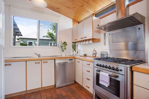 Plummers Mill - Central Townhouse - St Kilda Accommodation 2