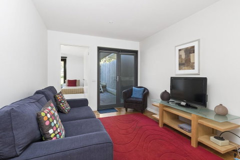 Beach And Reef - St Kilda Accommodation 10
