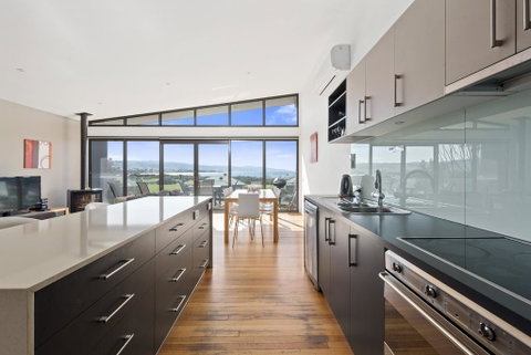 Beach And Reef - St Kilda Accommodation 3