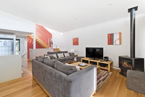 Beach And Reef - St Kilda Accommodation 2