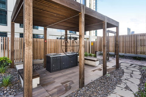 Stylish Apartment+Netflix - St Kilda Accommodation 24
