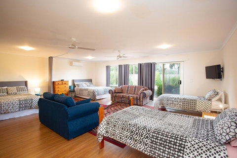 Austral Place 88 Via Merri River - St Kilda Accommodation 15