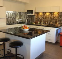 Austral Place 88 via Merri River - St Kilda Accommodation