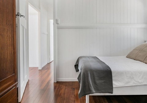 Lake Weyba Noosa Lodge & Kangaroos - St Kilda Accommodation 11