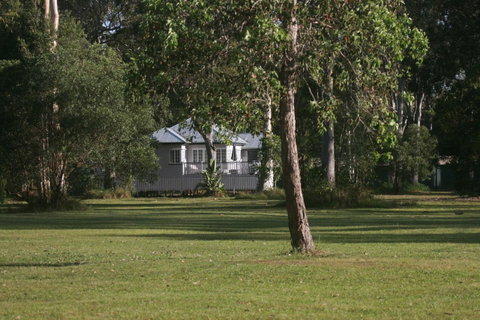 Lake Weyba Noosa Lodge & Kangaroos - St Kilda Accommodation 30