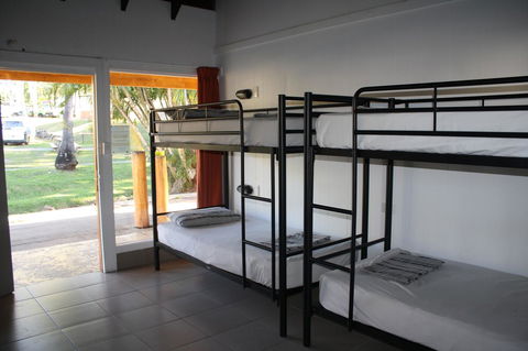 Nomads Airlie Beach - St Kilda Accommodation 1