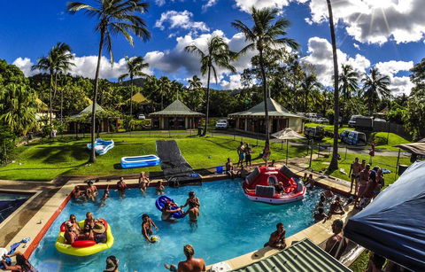 Nomads Airlie Beach - St Kilda Accommodation 0