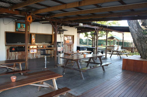 Nomads Airlie Beach - St Kilda Accommodation 2
