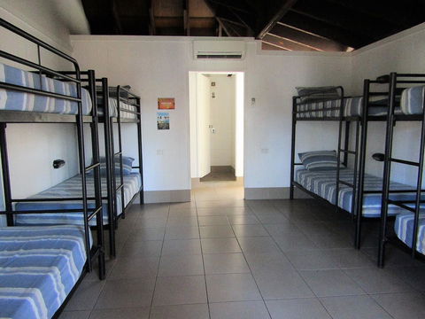 Nomads Airlie Beach - St Kilda Accommodation 13