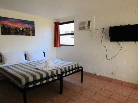 Nomads Airlie Beach - St Kilda Accommodation 14