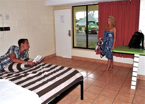 Nomads Airlie Beach - St Kilda Accommodation 5