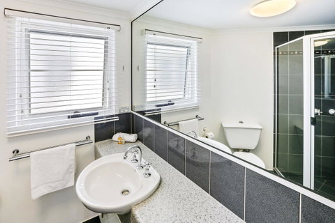 On The Beach Apartments - St Kilda Accommodation 3