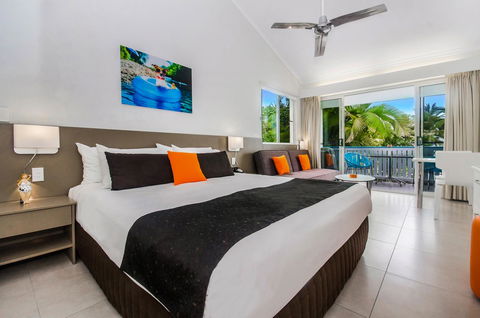 By The Sea Port Douglas - St Kilda Accommodation 2
