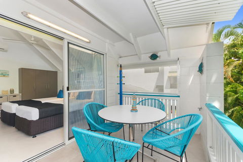 By The Sea Port Douglas - St Kilda Accommodation 10