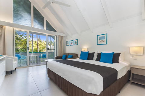 By The Sea Port Douglas - St Kilda Accommodation 9