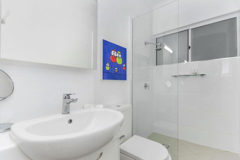 By The Sea Port Douglas - St Kilda Accommodation 14
