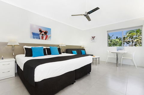 By The Sea Port Douglas - St Kilda Accommodation 15