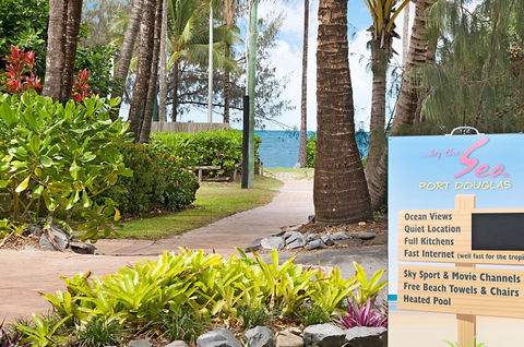 By The Sea Port Douglas - St Kilda Accommodation 26