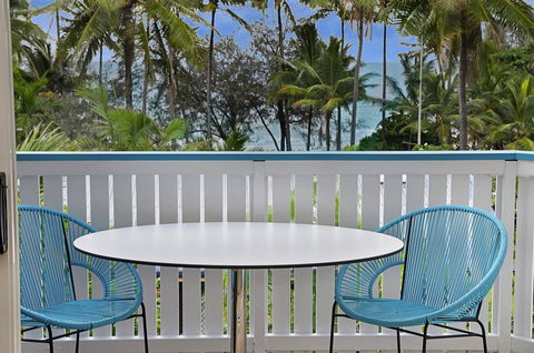 By The Sea Port Douglas - St Kilda Accommodation 5