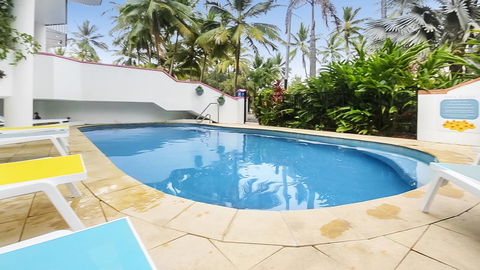By The Sea Port Douglas - St Kilda Accommodation 25