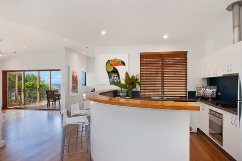 Jolly Roger's Beach House - St Kilda Accommodation 5