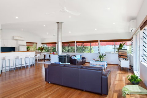 Jolly Roger's Beach House - St Kilda Accommodation 3