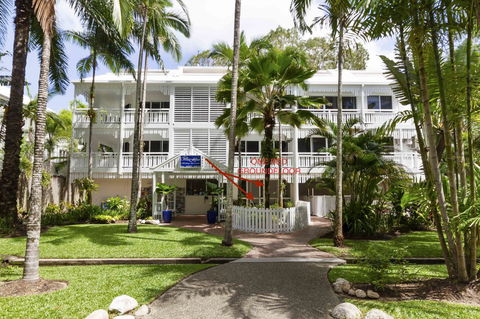 The White House Port Douglas - St Kilda Accommodation 1