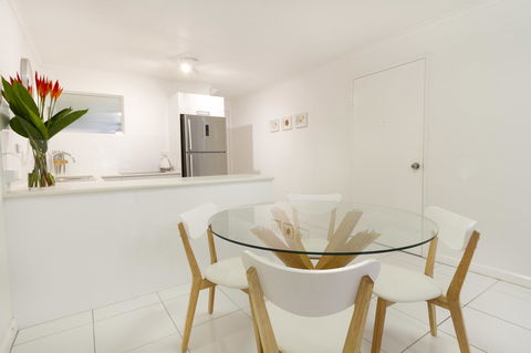The White House Port Douglas - St Kilda Accommodation 13