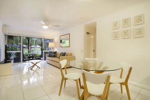 The White House Port Douglas - St Kilda Accommodation 14