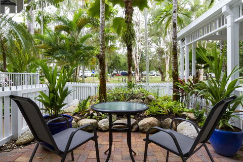 The White House Port Douglas - St Kilda Accommodation 9