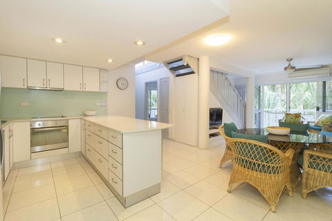 The White House Port Douglas - St Kilda Accommodation 23