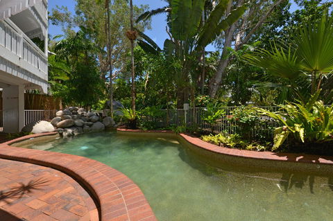 The White House Port Douglas - St Kilda Accommodation 17