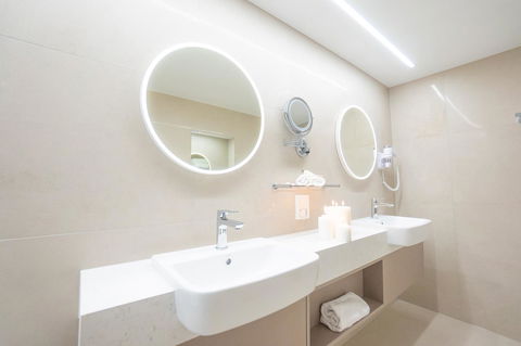 Pacific Hotel Cairns - St Kilda Accommodation 24