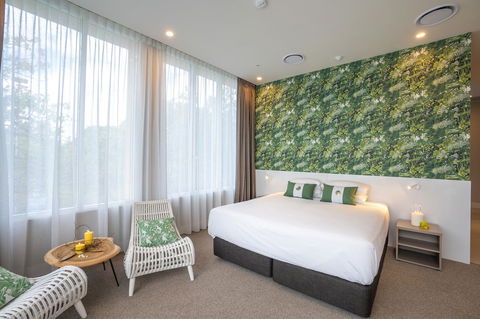 Pacific Hotel Cairns - St Kilda Accommodation 0