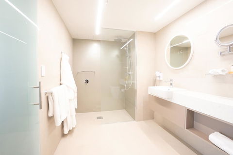 Pacific Hotel Cairns - St Kilda Accommodation 5