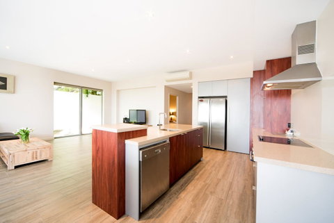 Whitsunday Reflections - St Kilda Accommodation 6