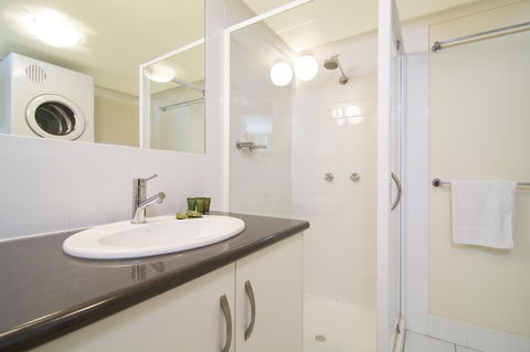 The Port Douglas Queenslander - St Kilda Accommodation 10