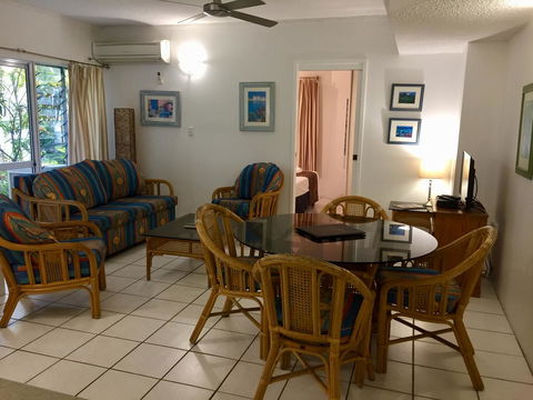 The Port Douglas Queenslander - St Kilda Accommodation 6