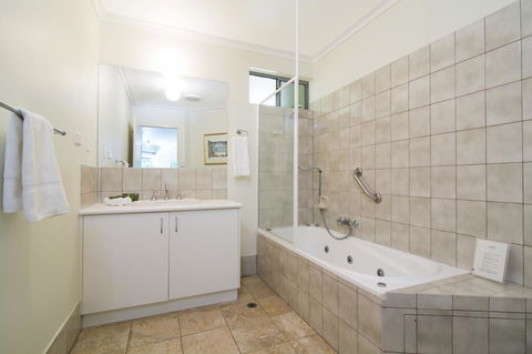 The Port Douglas Queenslander - St Kilda Accommodation 13