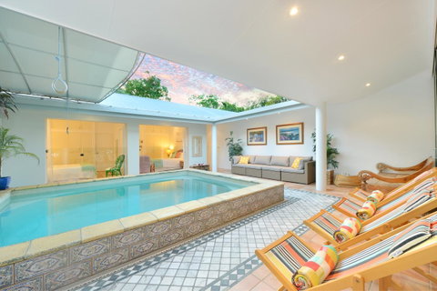 [ ANDY'S BEACH HOUSE ] - St Kilda Accommodation 0